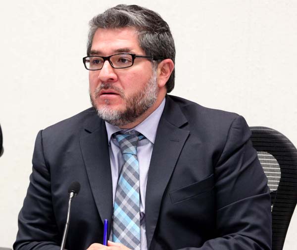 Secretario Técnico de la Comisión temporal del Voto de los Mexicanos en el Extranjero y Director Ejecutivo del Registro Federal de Electores, René Miranda Jaimes.