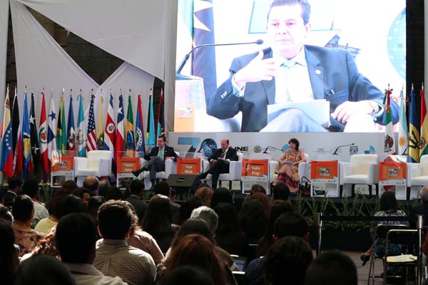 Conversatorio II Poder, educación y democracia. La cultura política latinoamericana en el siglo XXI.