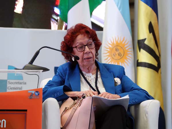 Secretaria Ejecutiva de la Comisión Interamericana de Mujeres Carmen Moreno.