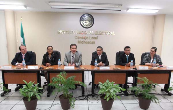 Reunión con la estructura del INE en Morelia, Michoacán.