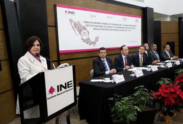 Consejera Presidente del OPLE de Coahuila Gabriela de León Farías en la Firma de Convenio General de Coordinación y Colaboración entre el INE y los Organismos Públicos Locales para los Procesos Electorales Locales 2016-2017.