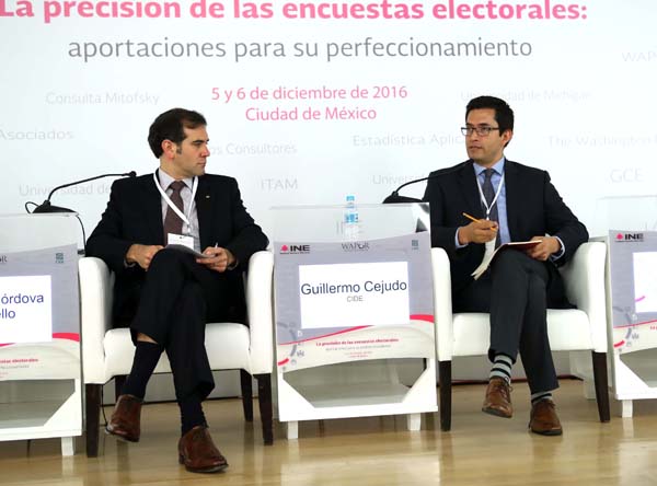Consejero Presidente del INE Lorenzo Córdova Vianello y el Secretario Académico del CIDE Guillermo Cejudo.