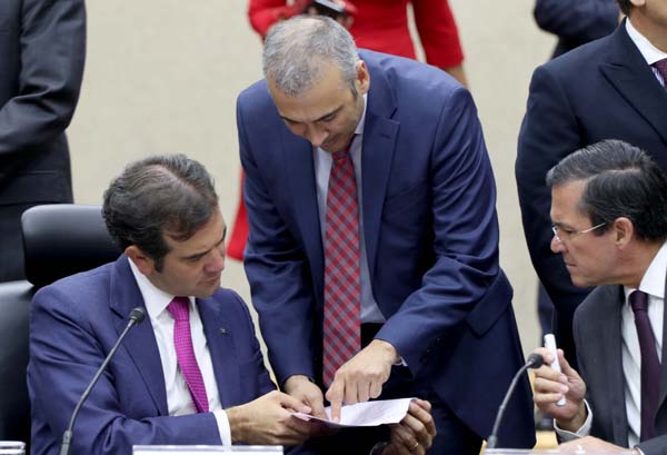 Consejero Presidente Lorenzo Córdova Vianello, Consejero Electoral Benito Nacif Hernández y el Secretario Ejecutivo Edmundo Jacobo Molina.
