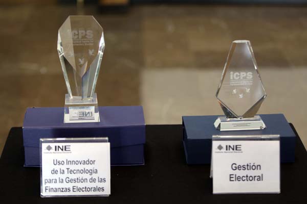 El Centro Internacional de Estudios Parlamentarios (ICPS, por sus siglas en inglés) otorgó al Instituto Nacional Electoral (INE) un premio especial por “Uso Innovador de la Tecnología para la Gestión de las Finanzas Electorales” por el desarrollo e implementación del Sistema Integral de Fiscalización (SIF).