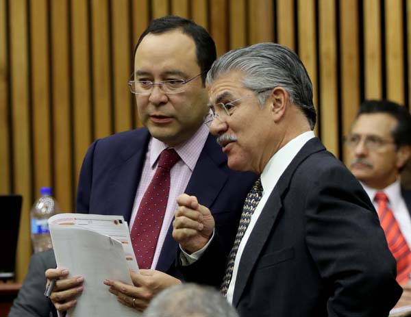 Consejeros Electorales Ciro Murayama Rendón y Arturo Sánchez Guitérrez.