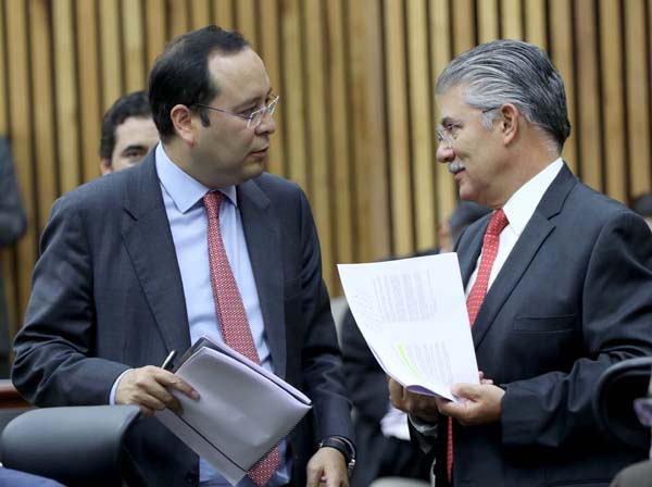 Consejeros Electorales Ciro Murayama Rendón y Arturo Sánchez Gutiérrez.