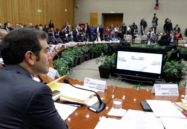 Consejero Presidente Lorenzo Córdova Vianello en la Sesión Extraordinaria del Consejo General.