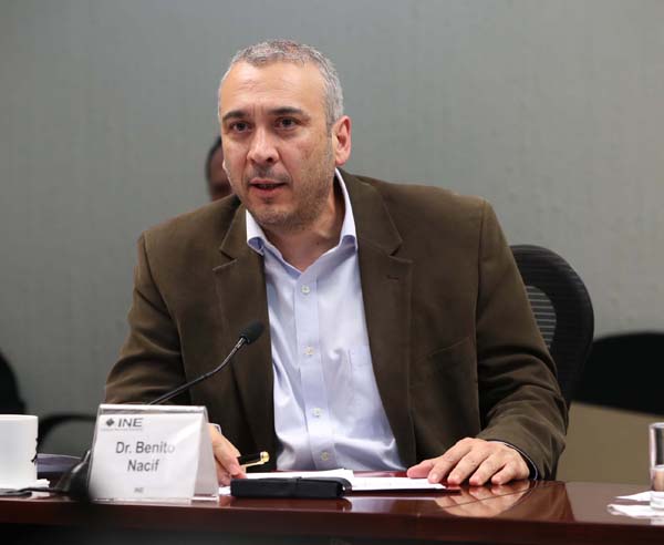 Consejero Electoral  Benito Nacif Hernández integrante de la Comisión Temporal de Presupuesto 2018.