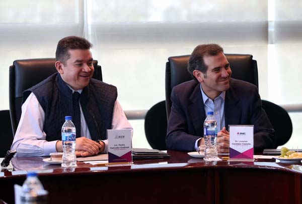 Consejero Presidente del IEEM Pedro Zamudio Godínez y el Consejero Presidente del INE Lorenzo Córdova Vianello.