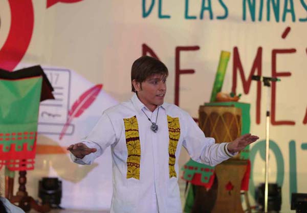 Presentación de Obra de Teatro por Mario Iván Martínez.