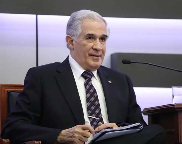 Investigador del Instituto de Investigaciones Jurídicas de la UNAM Diego Valadés Ríos.