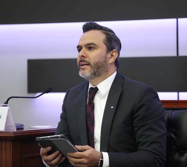 Director Ejecutivo de Capacitación Electoral y Educación Cívica Roberto Heycher Cardiel Soto.