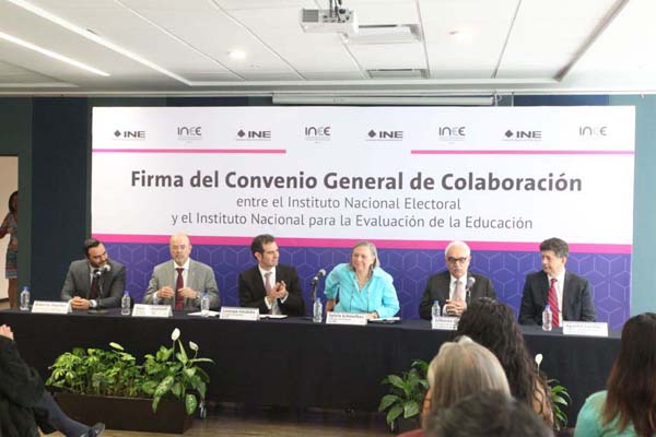 Firma del Convenio General de Colaboración INE-INEE.