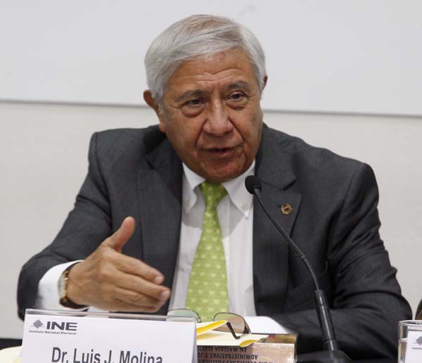 Luis J. Molina Piñeiro Catedrático del UNAM y Presidente del COPUEX.