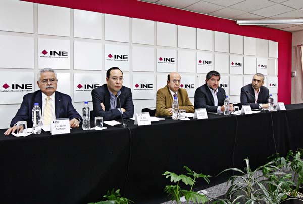 Conferencia de prensa ofrecida por la Comisión del Registro Federal de Electores.