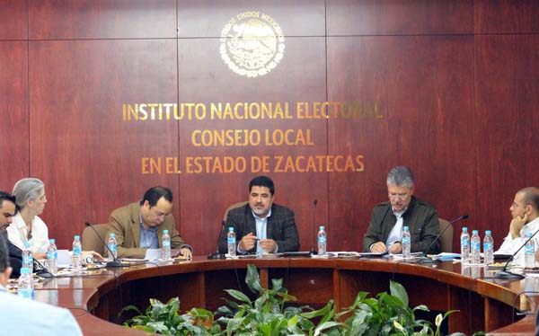 Consejera y Consejero Electorales Pamela San Martín Ríos y Valles,  Ciro Murayama Rendón, Vocal Ejecutivo de la Junta Local de Zacatecas Matías Chiquito Díaz de León y los Consejeros Electorales Arturo Sánchez Gutiérrez  y Roberto Ruíz  Saldaña.